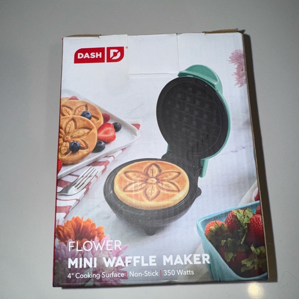 Dash Flower Mini Waffle Maker
